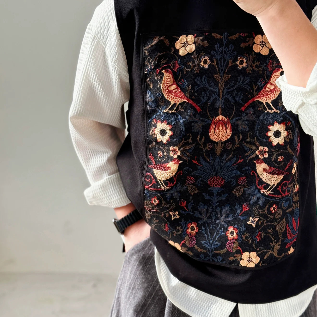 【Nightingale】Round Neck Pullover Patch Loose Vest