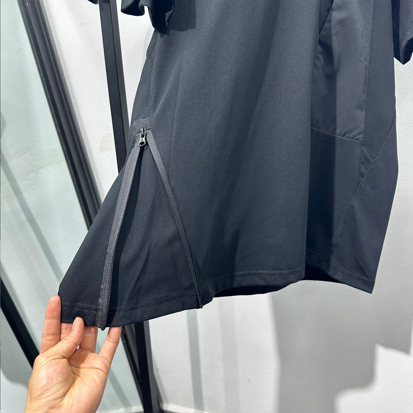 Asymmetric Zippered Loose Casual T-shirt